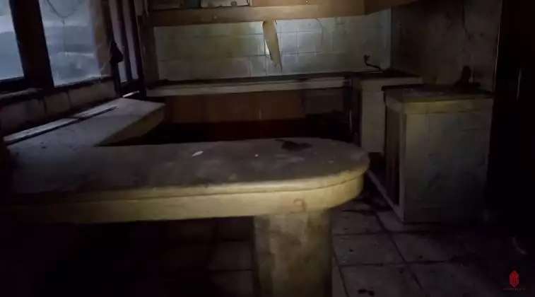 10 Adu Rumah Ibu Eny VS Dokter Wayan, Sama-Sama Megah Terbengkalai, Yang ini Kondisinya Lebih Parah!
