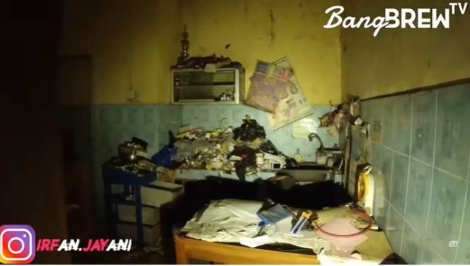 10 Adu Rumah Ibu Eny VS Dokter Wayan, Sama-Sama Megah Terbengkalai, Yang ini Kondisinya Lebih Parah!