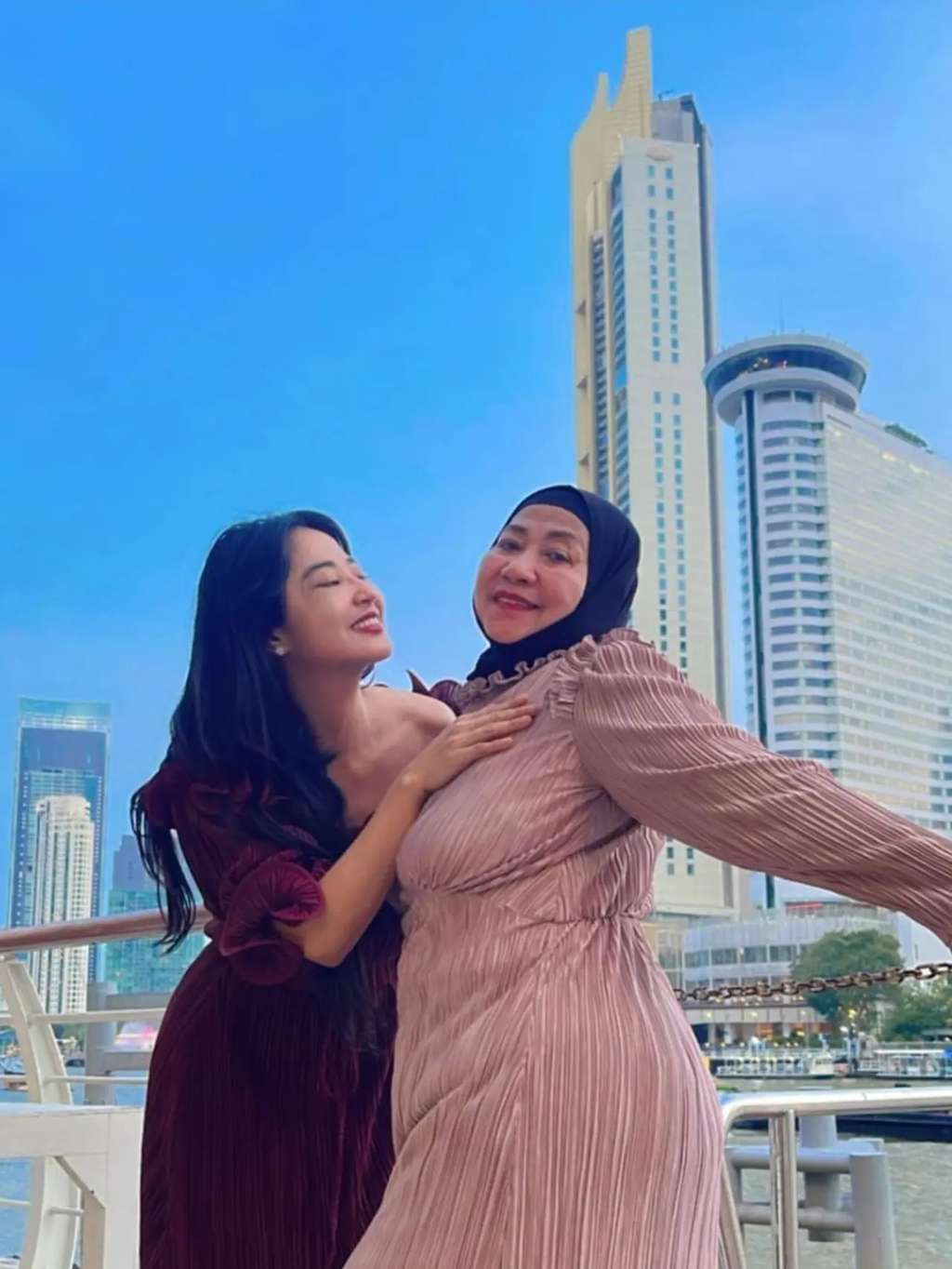 8 Potret Dewi Perssik Sebelum VS Sesudah Oplas, Wajah Bengkak & Lebih Berisi, Tuai Pro Kontra!