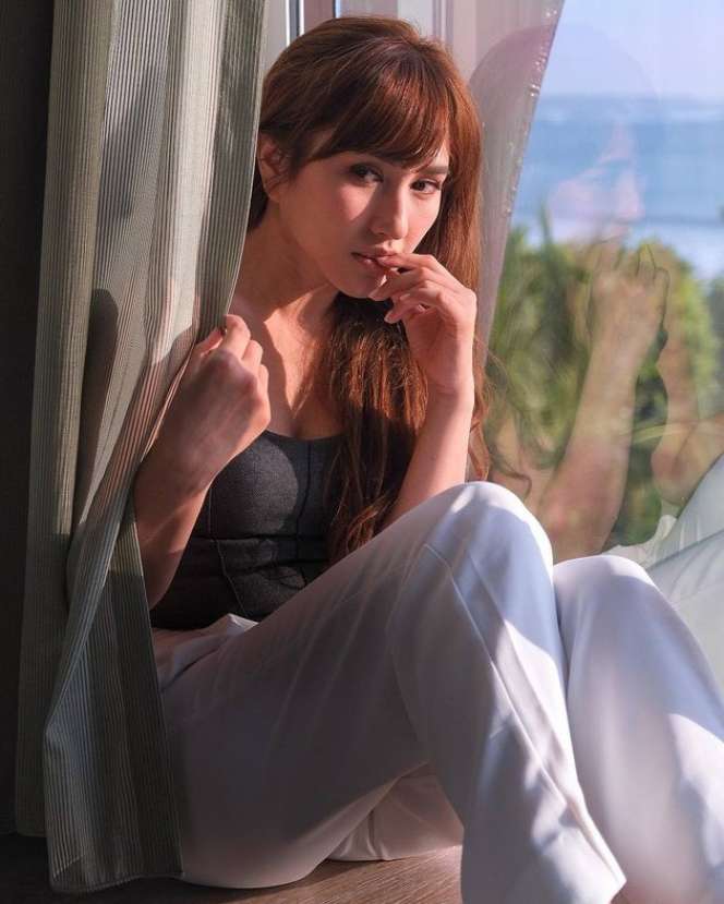 Masih Ingat Louise Anastasia? Dulu Ratu Sinetron dan Primadona di TV, Kini Makin Hot di Usia 40 Tahun, Lihat 8 Potretnya