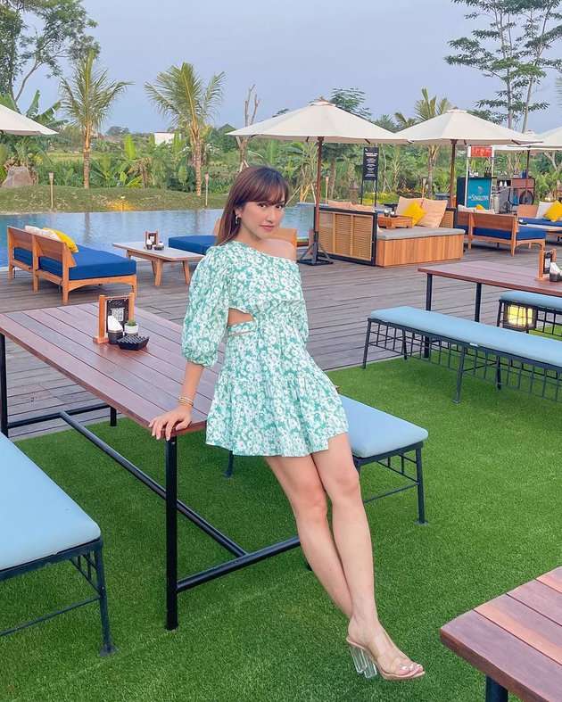 Masih Ingat Louise Anastasia? Dulu Ratu Sinetron dan Primadona di TV, Kini Makin Hot di Usia 40 Tahun, Lihat 8 Potretnya