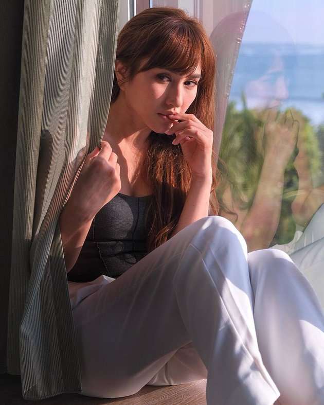Masih Ingat Louise Anastasia? Dulu Ratu Sinetron dan Primadona di TV, Kini Makin Hot di Usia 40 Tahun, Lihat 8 Potretnya