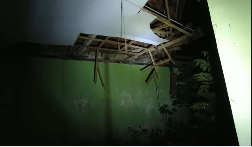 Potret Rumah Mewah Milik Aktor Lawas Mandra, Dulu Dijadikan Lokasi Syuting Film Pocong Mumun, Kini Penampakannya Bikin Merinding!