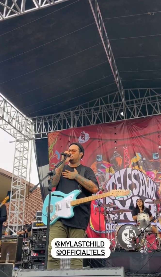 Potret Detik-detik Air Mata Virgoun Tumpah Saat Manggung usai Gugat Cerai Istri, Tiba-tiba Ada Widi Vierratale