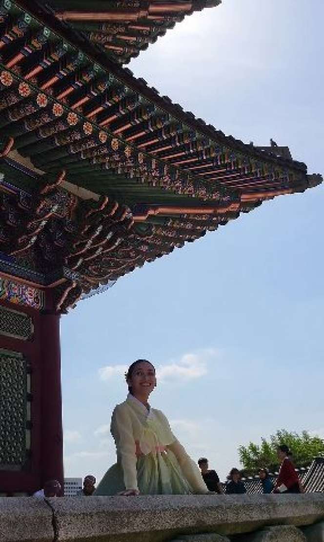 OOTD Ayu Ting Ting Saat Liburan di Korea, Wajah Polosnya Jadi Sorotan