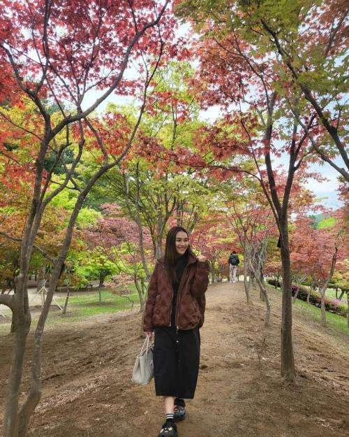 OOTD Ayu Ting Ting Saat Liburan di Korea, Wajah Polosnya Jadi Sorotan