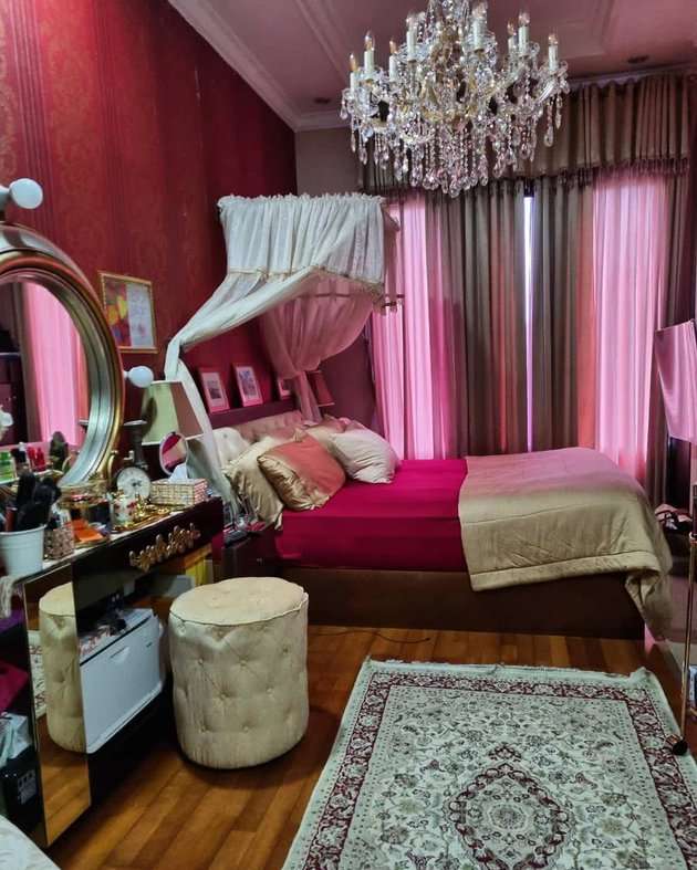 10 Adu Mewah Rumah Rieta Amalia VS Amy Qanita, Punya Anak Sultan Andara, Ternyata Beda Jauh?