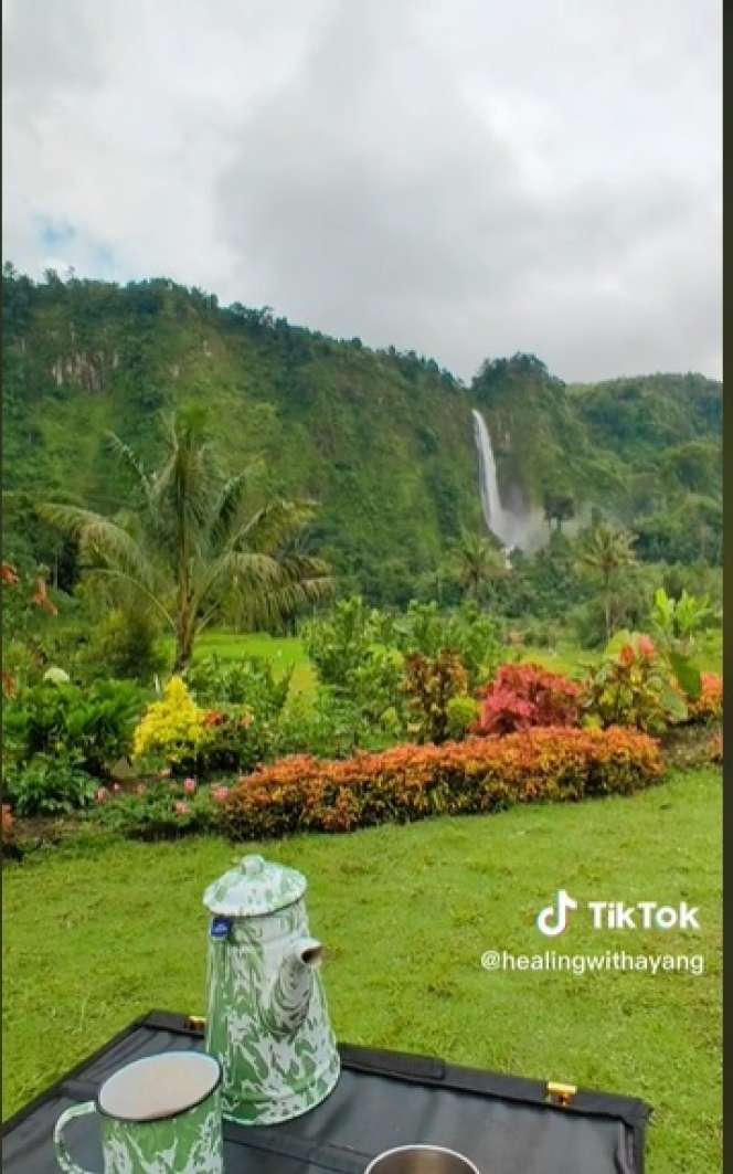 Sederet Potret Rumah Paling Viral di Indonesia, Ada Pemandangan Bak Negeri Dongeng Hingga Hunian Terbengkalai Penuh Sampah!
