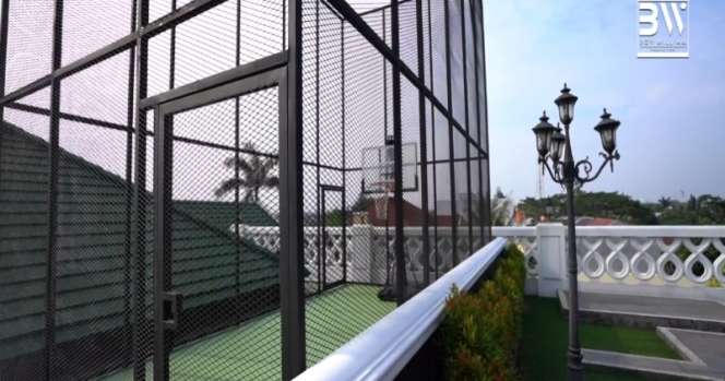 10 Adu Mewah Rumah Sule VS Orangtua Mahalini Raharja, Ternyata Sesama Sultan, Mirip Istana dan Kerajaan!