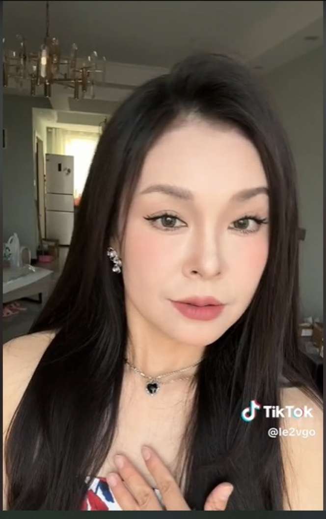 Potret Transformasi Makeup Wanita Ini Bikin Melongo, Netizen: `Bau Duitnya Langsung Keluar`!