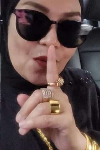 Potret Umi Kalsum Pakai Banyak Perhiasan bak Toko Emas Berjalan