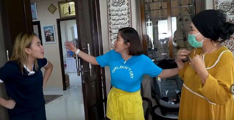 Potret Umi Kalsum Pakai Banyak Perhiasan bak Toko Emas Berjalan