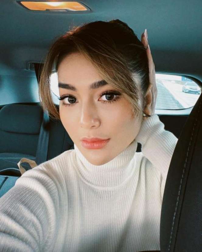 Potret Debi Sagita Artis FTV yang Disebut Barbie Hidup