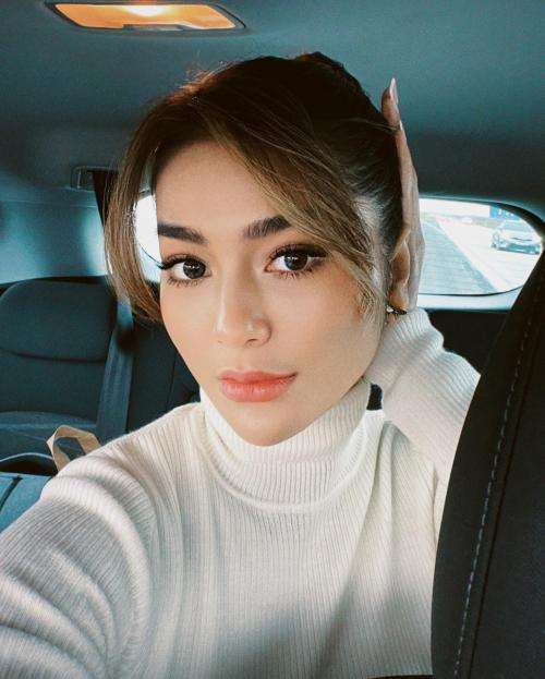 Potret Debi Sagita Artis FTV yang Disebut Barbie Hidup