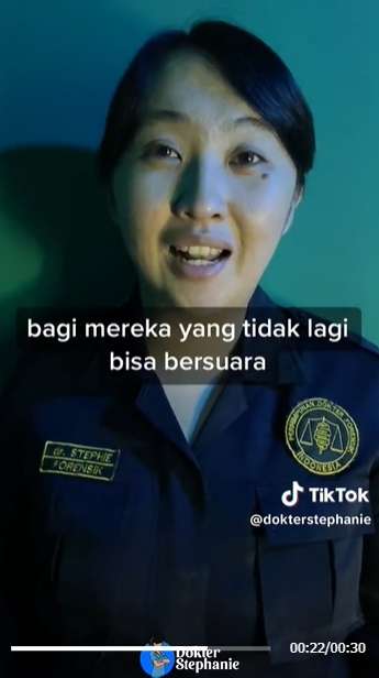 8 Potret Stephanie Anindita, Dokter Forensik yang Viral Gegara Konten Mistis, Bicara dengan Mayat!