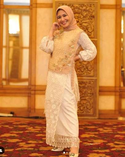 10 Adu Gaya Istri Baru Sahrul Gunawan VS Mantan Istrinya, Kini Bukan Orang Sembarangan, Seleranya Bak Langit & Bumi?