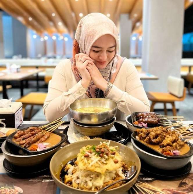 10 Adu Gaya Istri Baru Sahrul Gunawan VS Mantan Istrinya, Kini Bukan Orang Sembarangan, Seleranya Bak Langit & Bumi?