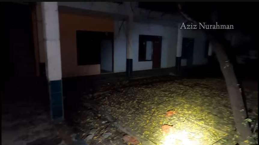 Potret Kos-kosan Angker Terbengkalai, Dulunya Bekas Tanah Kuburan, Ternyata Simpan Kisah Tragis di Kamar Nomor 13!