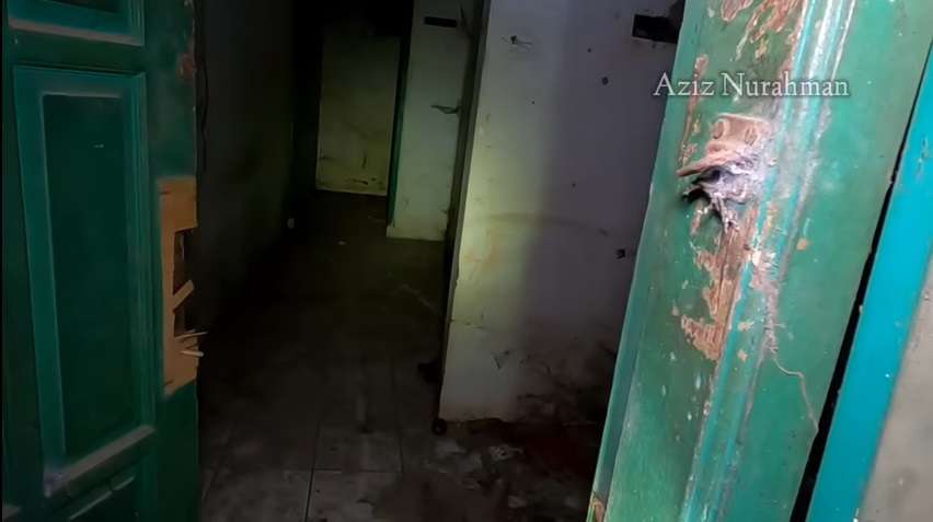 Potret Kos-kosan Angker Terbengkalai, Dulunya Bekas Tanah Kuburan, Ternyata Simpan Kisah Tragis di Kamar Nomor 13!