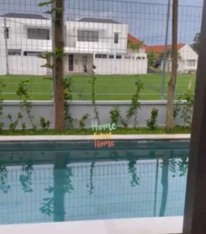 10 Potret Rumah Jennifer Dunn Dulu VS Kini, Dari Hunian Sederhana Kumuh, Sekarang Mewah Bak Istana!