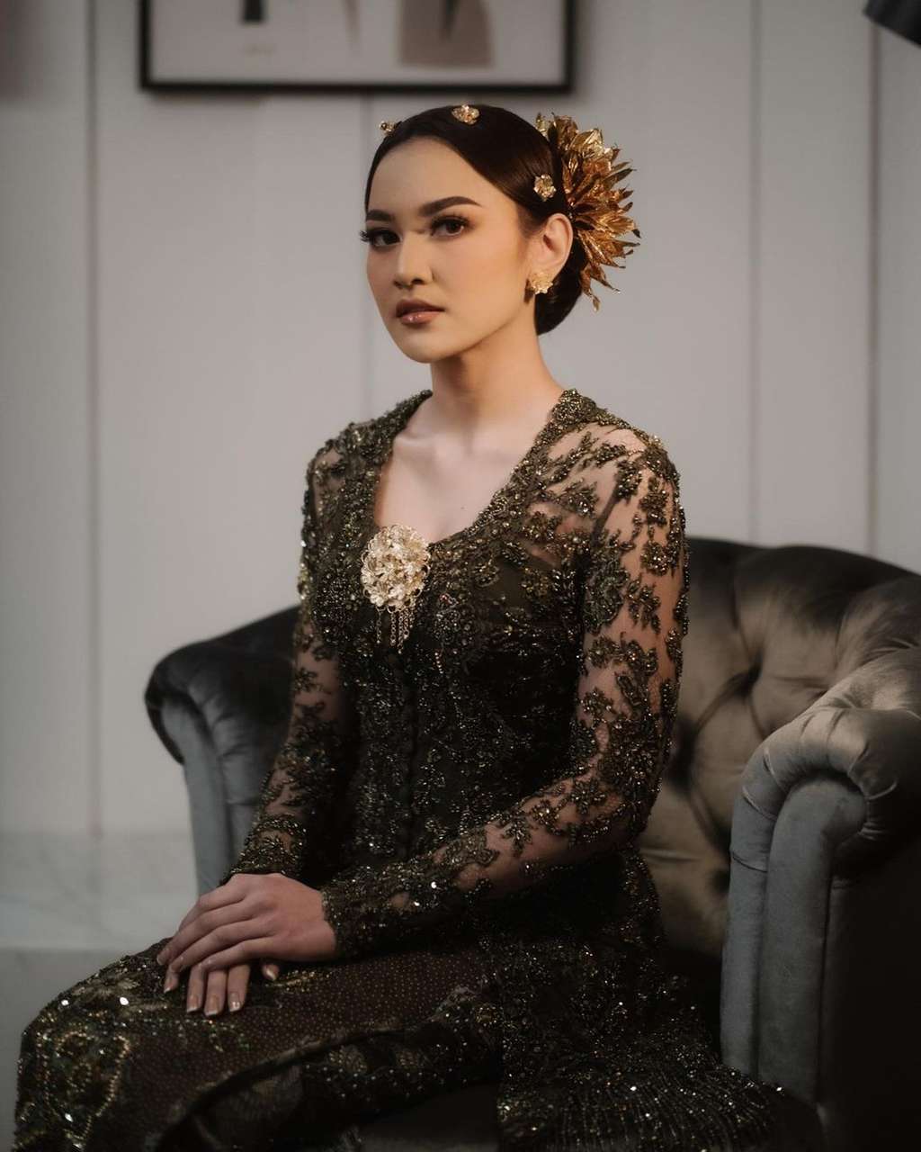 10 Adu Mewah Kebaya Artis Saat Lamaran, Jessica Mila Dijuluki Pengantin Tercantik & Terglamor