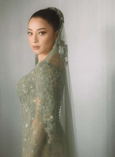 10 Adu Mewah Kebaya Artis Saat Lamaran, Jessica Mila Dijuluki Pengantin Tercantik & Terglamor