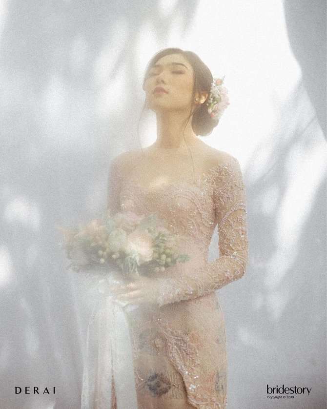 10 Adu Mewah Kebaya Artis Saat Lamaran, Jessica Mila Dijuluki Pengantin Tercantik & Terglamor