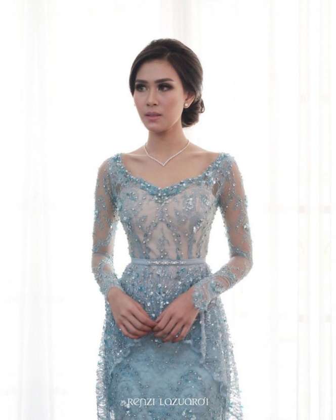 10 Adu Mewah Kebaya Artis Saat Lamaran, Jessica Mila Dijuluki Pengantin Tercantik & Terglamor