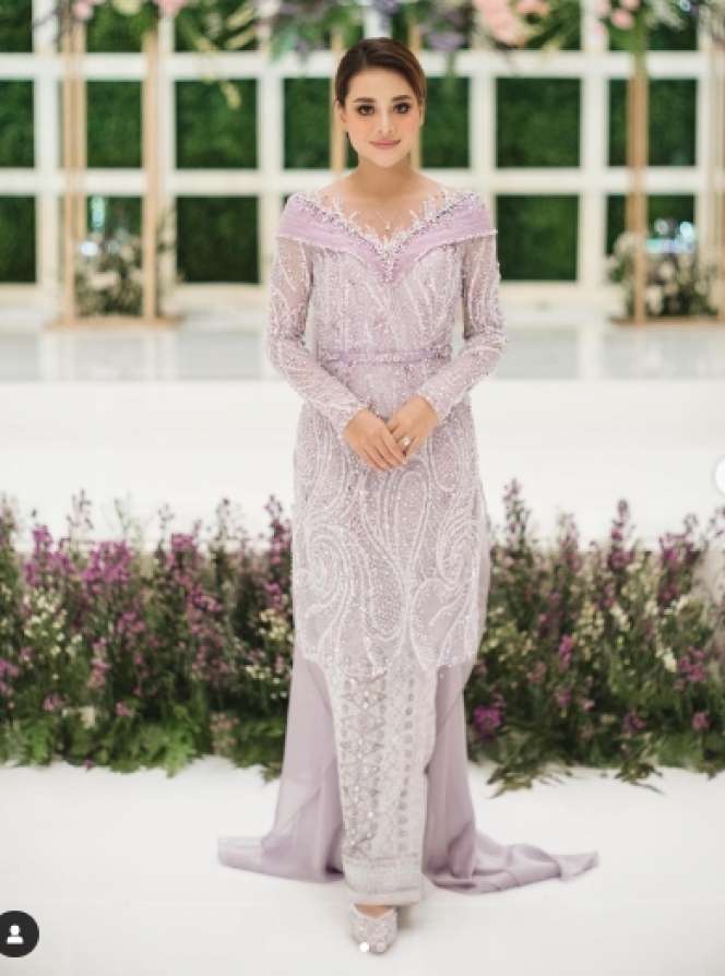 10 Adu Mewah Kebaya Artis Saat Lamaran, Jessica Mila Dijuluki Pengantin Tercantik & Terglamor