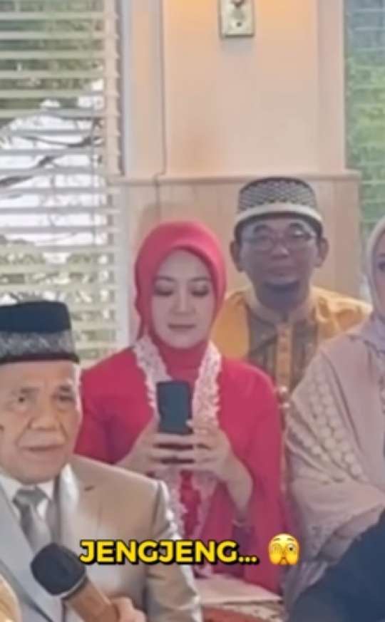 Potret Atalia Istri Ridwan Kamil Datang ke Pernikahan Sahrul Gunawan, Ternyata Salah Kostum…