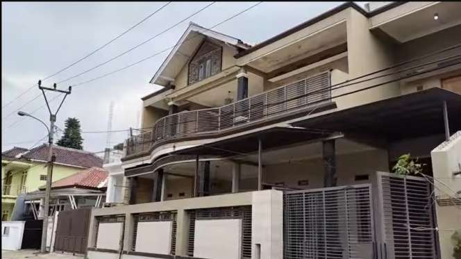 Potret Deretan Rumah Mewah di Kampung Miliader, Ternyata Ini Pekerjaan Warganya…