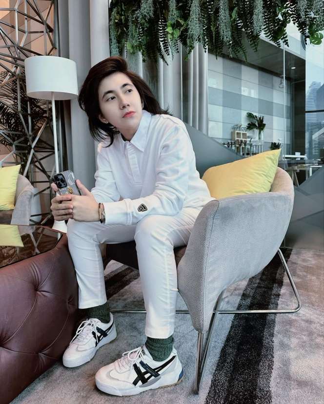Masih Ingat Dera Siagian Jebolan Indonesian Idol? Dulu Potret Tomboynya Jadi Sorotan, Kini Banting Stir Jadi Politisi!