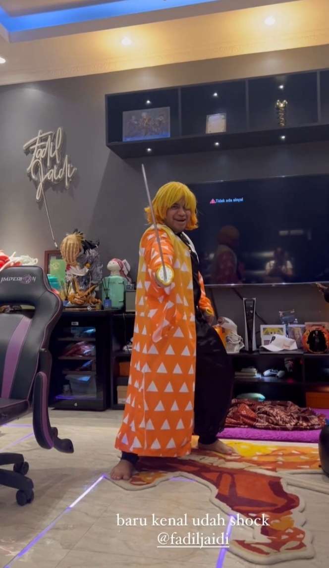 Potret Livy Renata Ajak Pak Muh Joget TikTok Saat Main ke Rumah Fadil Jaidi