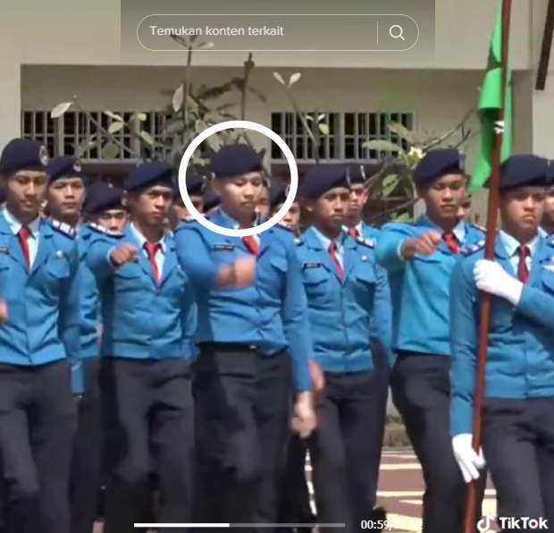 10 Potret Pilu Kelulusan Putra Ferdy Sambo, Ayah Ibu Tak Hadir, Sikap Teman-temannya Bikin Terenyuh