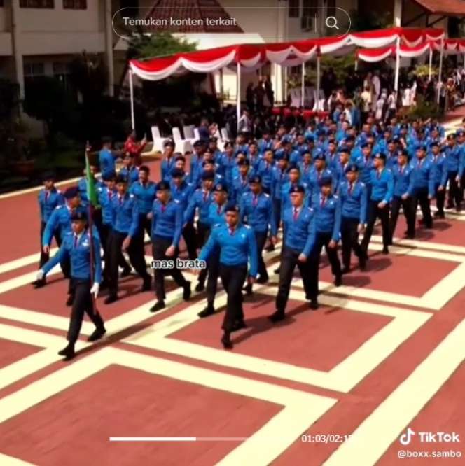 10 Potret Pilu Kelulusan Putra Ferdy Sambo, Ayah Ibu Tak Hadir, Sikap Teman-temannya Bikin Terenyuh