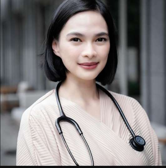 Tak Banyak yang Tahu, Sederet Selebriti Tanah Air Ini Berprofesi Sebagai Dokter, Ada yang Jadi Spesialis di Amerika Serikat!