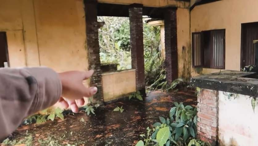 Potret Villa Angker yang Sering Dijadikan Lokasi Pembuatan Konten Horor, Dulu Super Megah Kini Terbengkalai Penuh Lumut!