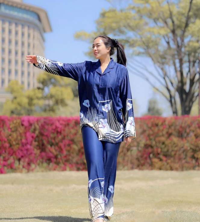 Potret Maharani Kemala Tampil Wow Pakai Piyama Buatan Sendiri