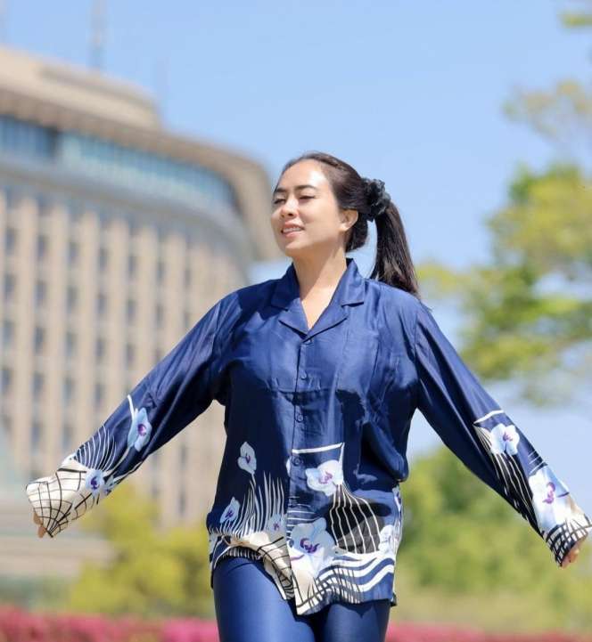 Potret Maharani Kemala Tampil Wow Pakai Piyama Buatan Sendiri