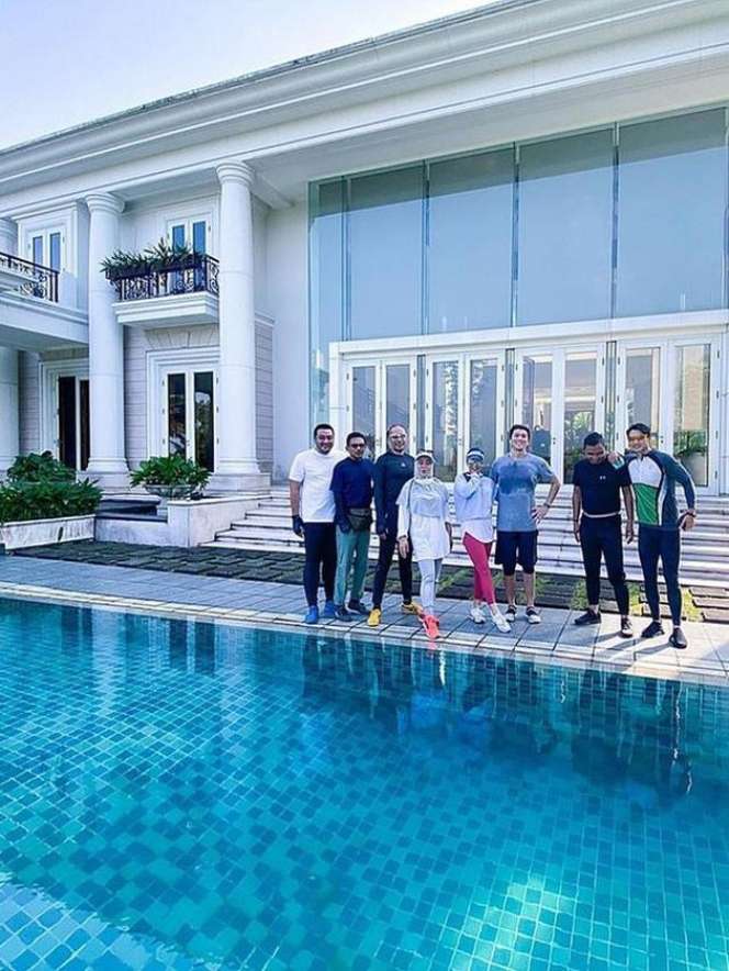 10 Adu Mewah Rumah Nagita Slavina VS Syahrini, Sama-Sama Sultan, Punya Selera & Level yang Sama!