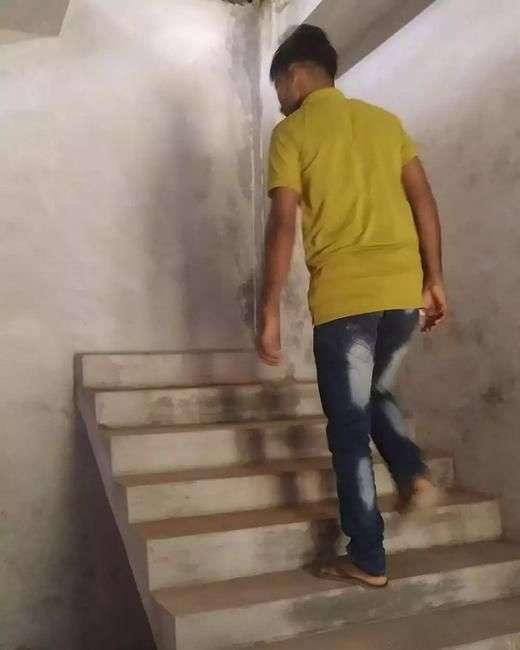Potret Desain Tangga yang Bikin Gagal Paham, Mau Jalan Malah Disuruh Mikir Keras!