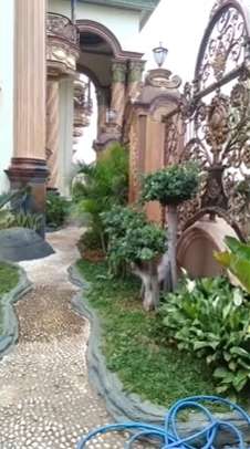 10 Potret Rumah Sultan Bojongkoneng yang Viral, Beri Umroh Gratis Warga 2 RT, The Real Istana!