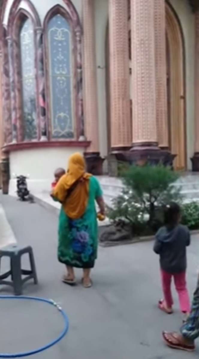 10 Potret Rumah Sultan Bojongkoneng yang Viral, Beri Umroh Gratis Warga 2 RT, The Real Istana!