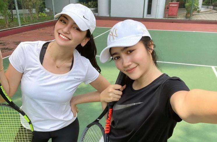 10 Adu Gaya Mewah Artis Saat Main Tenis, Nagita Slavina & Syahrini Raketnya Seharga Mobil Baru!