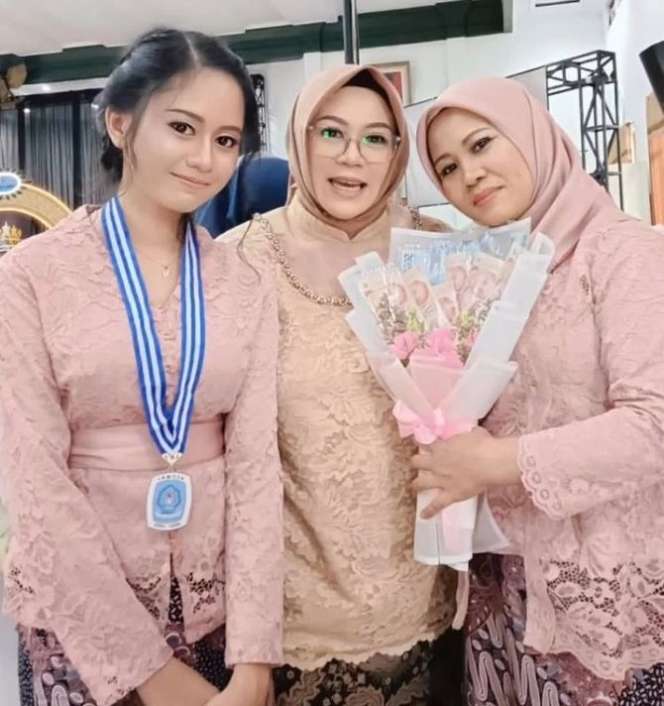 Potret Putri Cantik Sus Rini, Netizen Kepo Disebut Mirip Yuki Kato