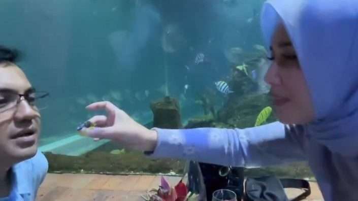 Bak Pasangan Muda, Penampilan dan Gaya Sahrul Gunawan-Dine Mutiara Bulan Madu Romantis Jadi Sorotan