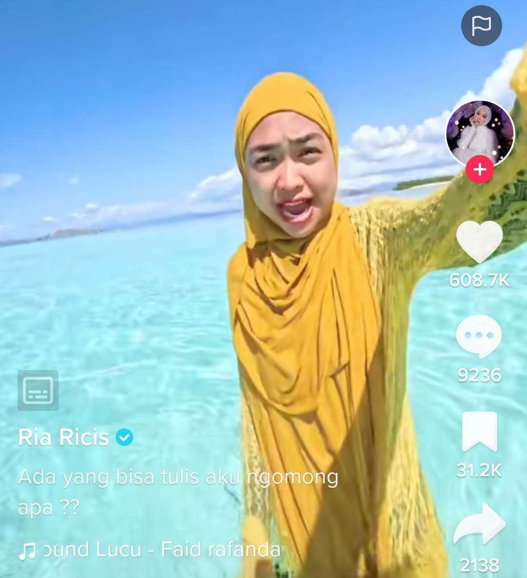 Potret Ria Ricis Challenge Menyelam Sambil Ngomong, Ekspresi Wajahnya Tak Terkontrol