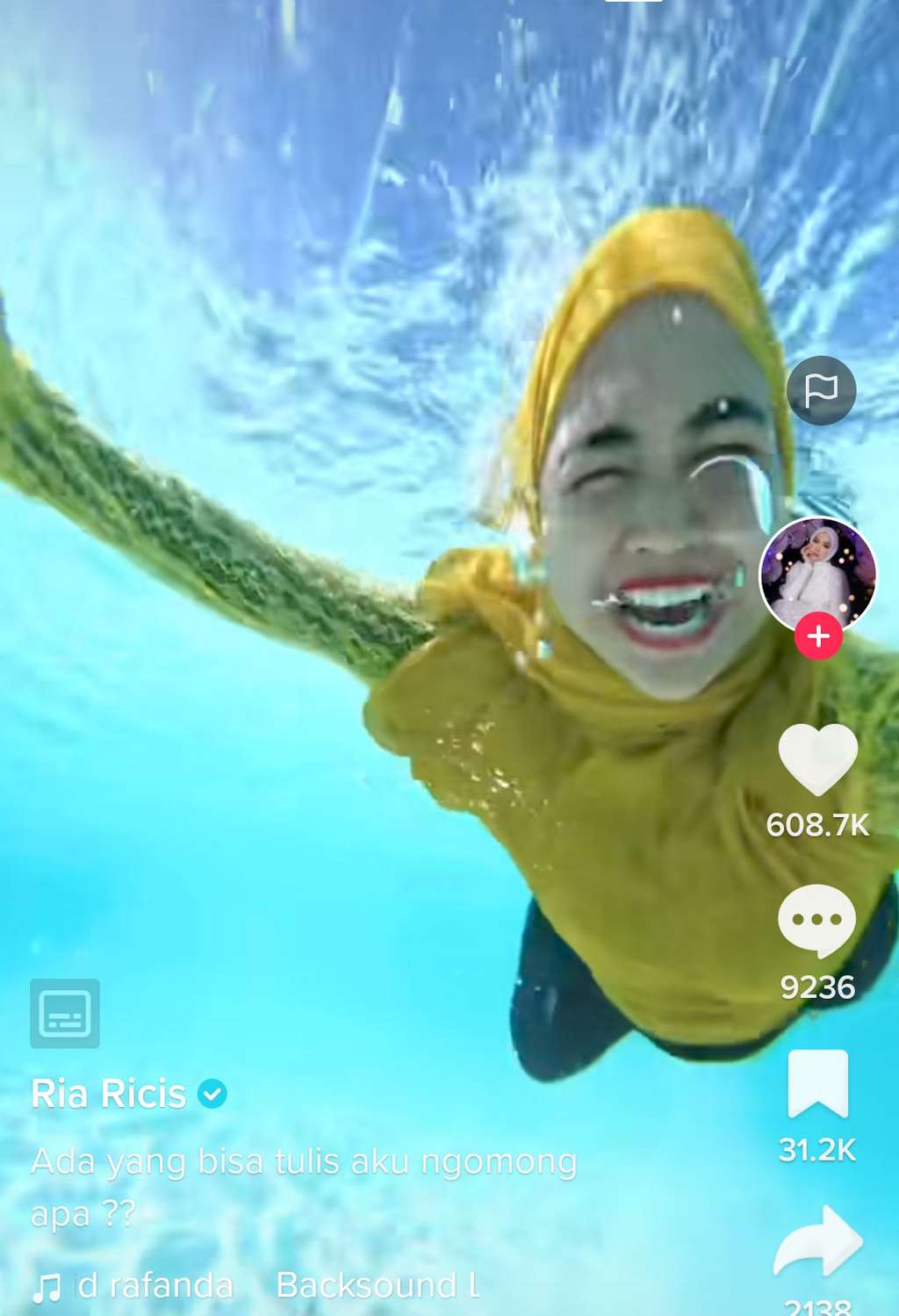 Potret Ria Ricis Challenge Menyelam Sambil Ngomong, Ekspresi Wajahnya Tak Terkontrol