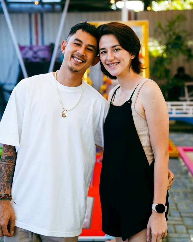 10 Adu Gaya Dahlia Poland VS Andi Annisa, Diisukan Jadi Pelakor Fandy Christian, Beda Level?