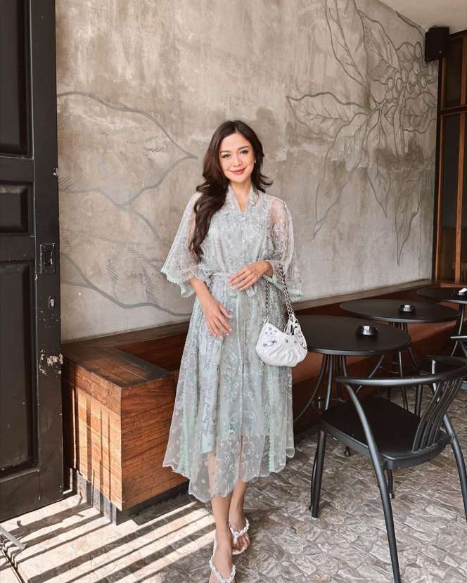 10 Adu Gaya Dahlia Poland VS Andi Annisa, Diisukan Jadi Pelakor Fandy Christian, Beda Level?